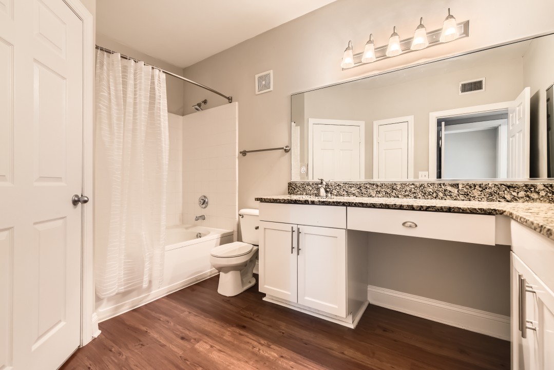 Crest at Midtown · Unit 2302 2/2