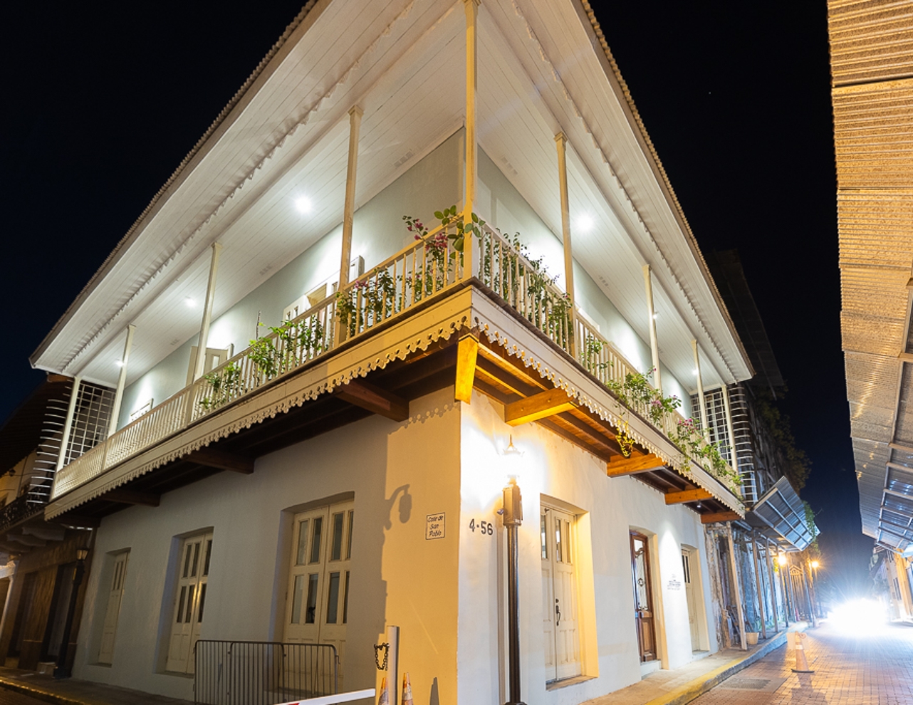 Casa AcoModo @Casco Viejo (4Bdr Historic Mansion)