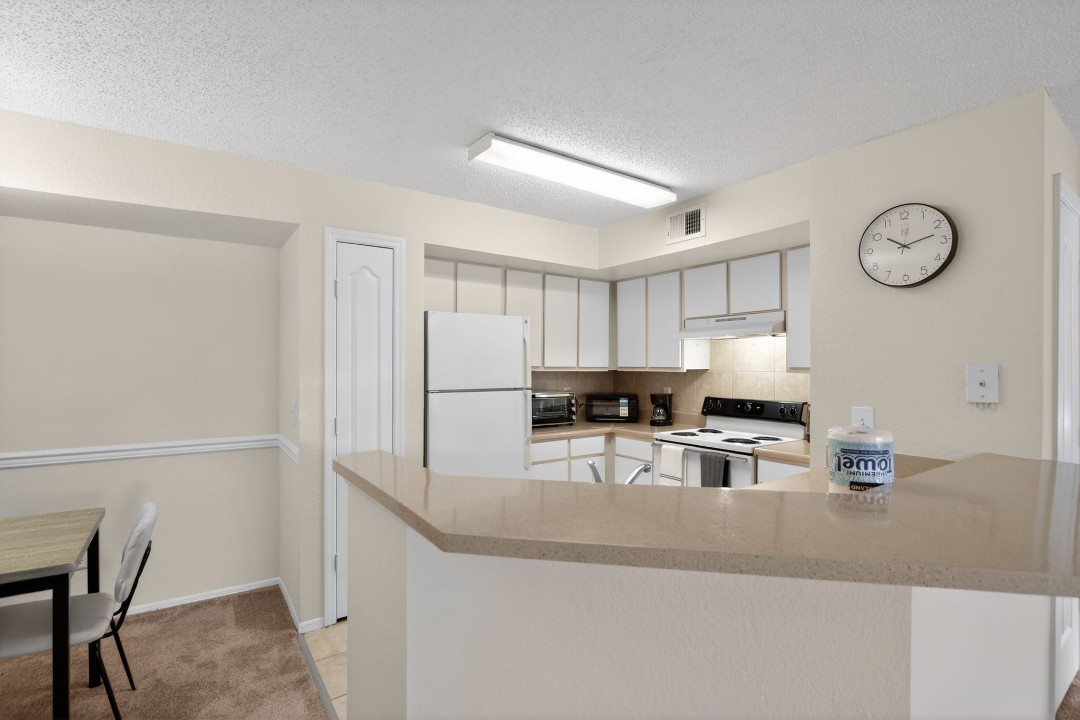 Avenue · Unit at Winter Springs 30-203 2/2