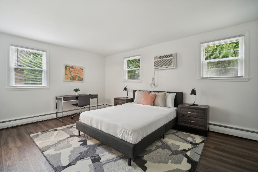 2 Bedrooms · Signature layout