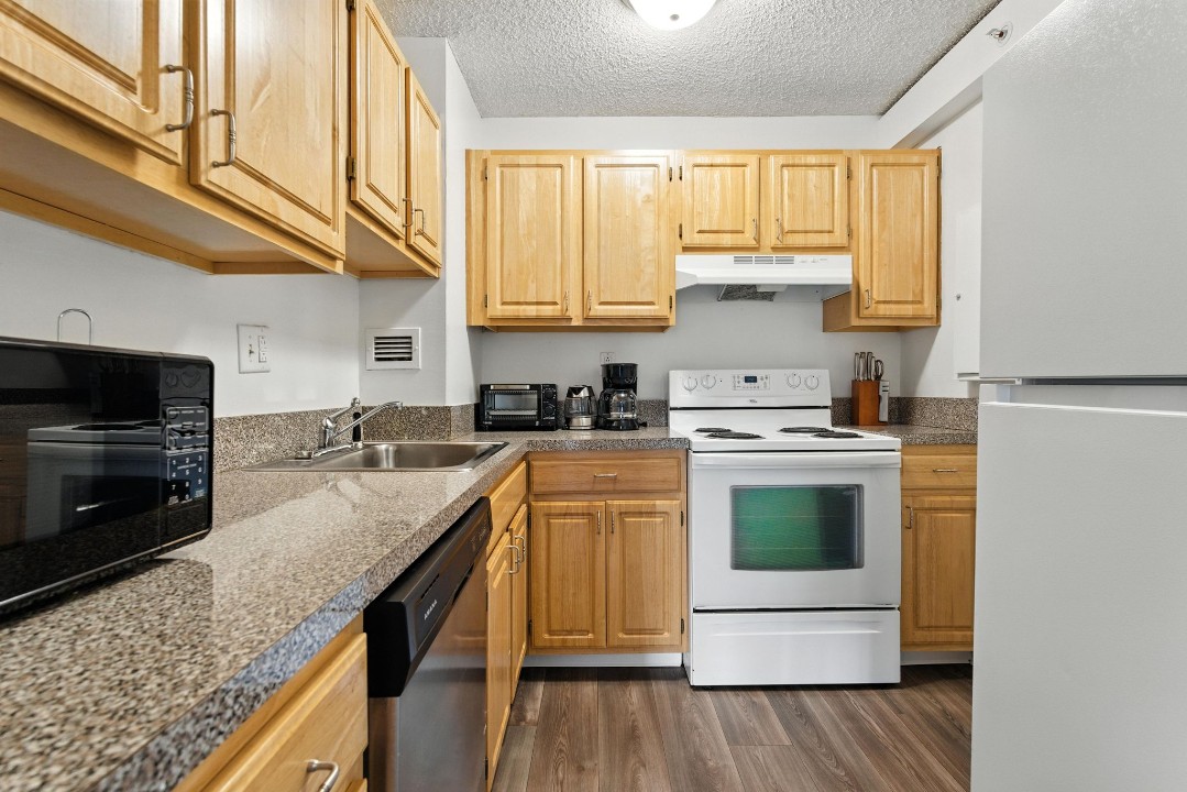 Legacy at Imperial Village · Unit 608 1/1