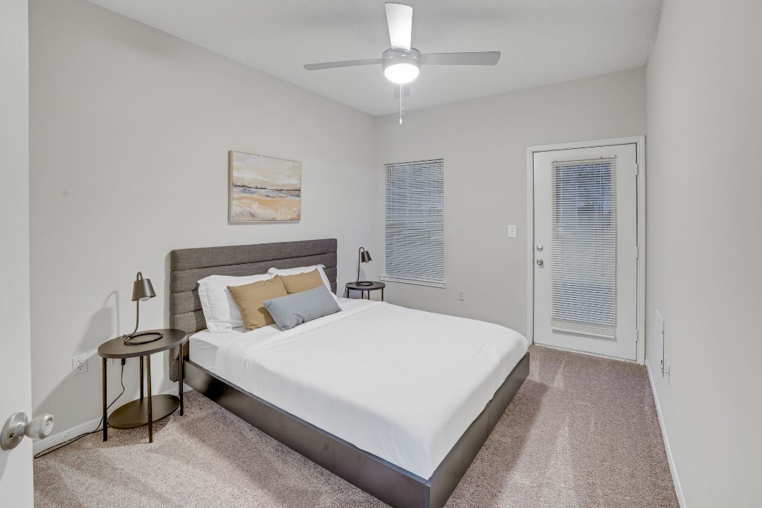 The Avenues of Lakeshore · Unit 811 2/2