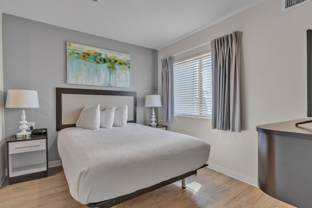 2 Bedrooms · Signature layout