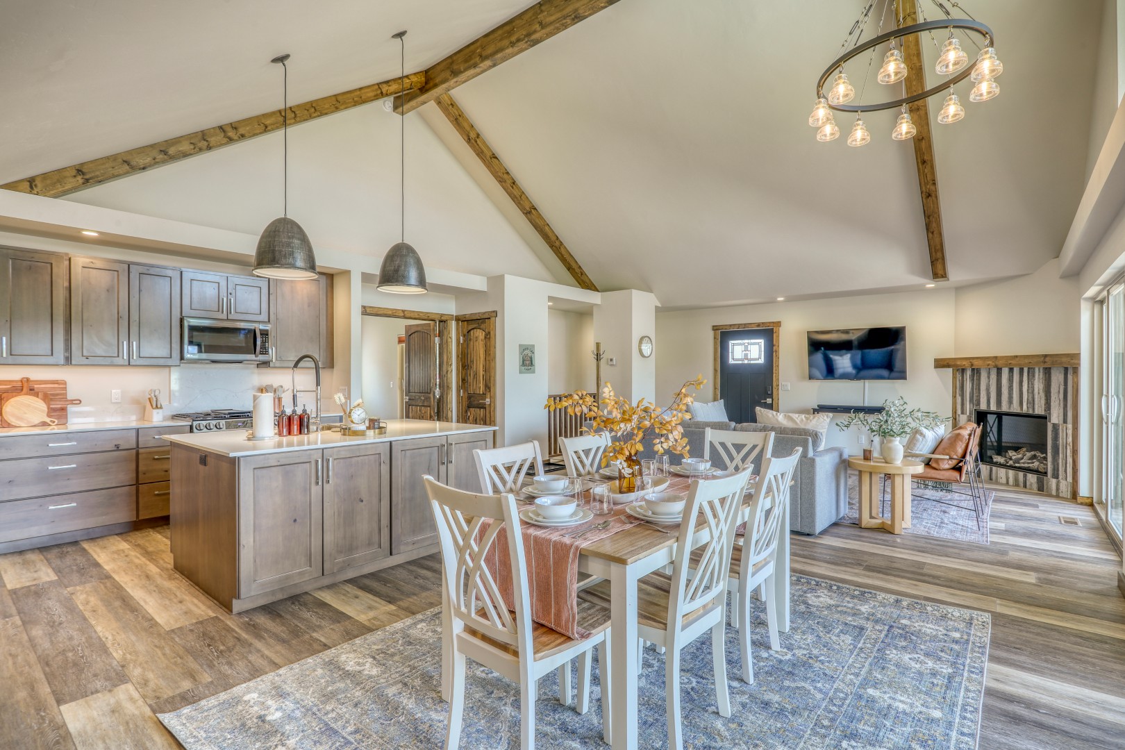Cloud Cap Home w/Lake Views! Paddleboards & Bikes
