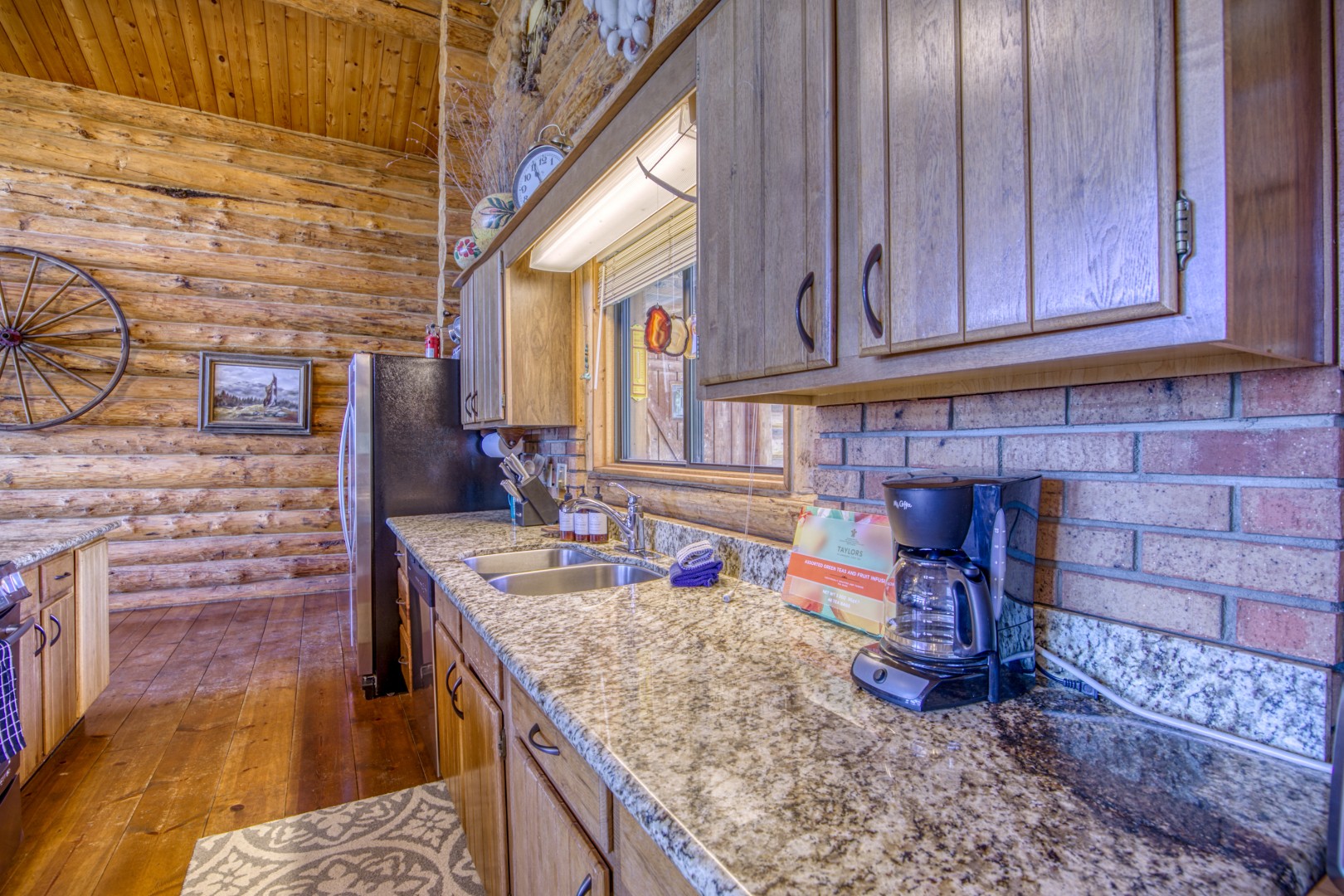 Winter Quarters Cabin- Mountain Views & Hot tub
