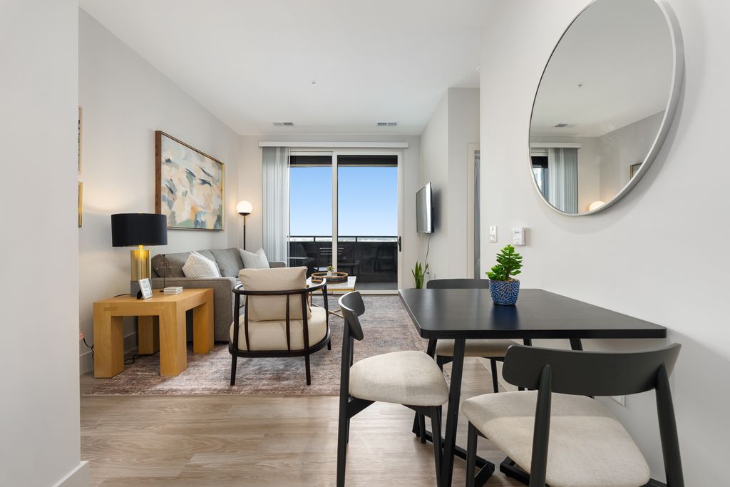 Downtown 14th Floor 1br | Balcony + Garage Parking - コロンバス, OH