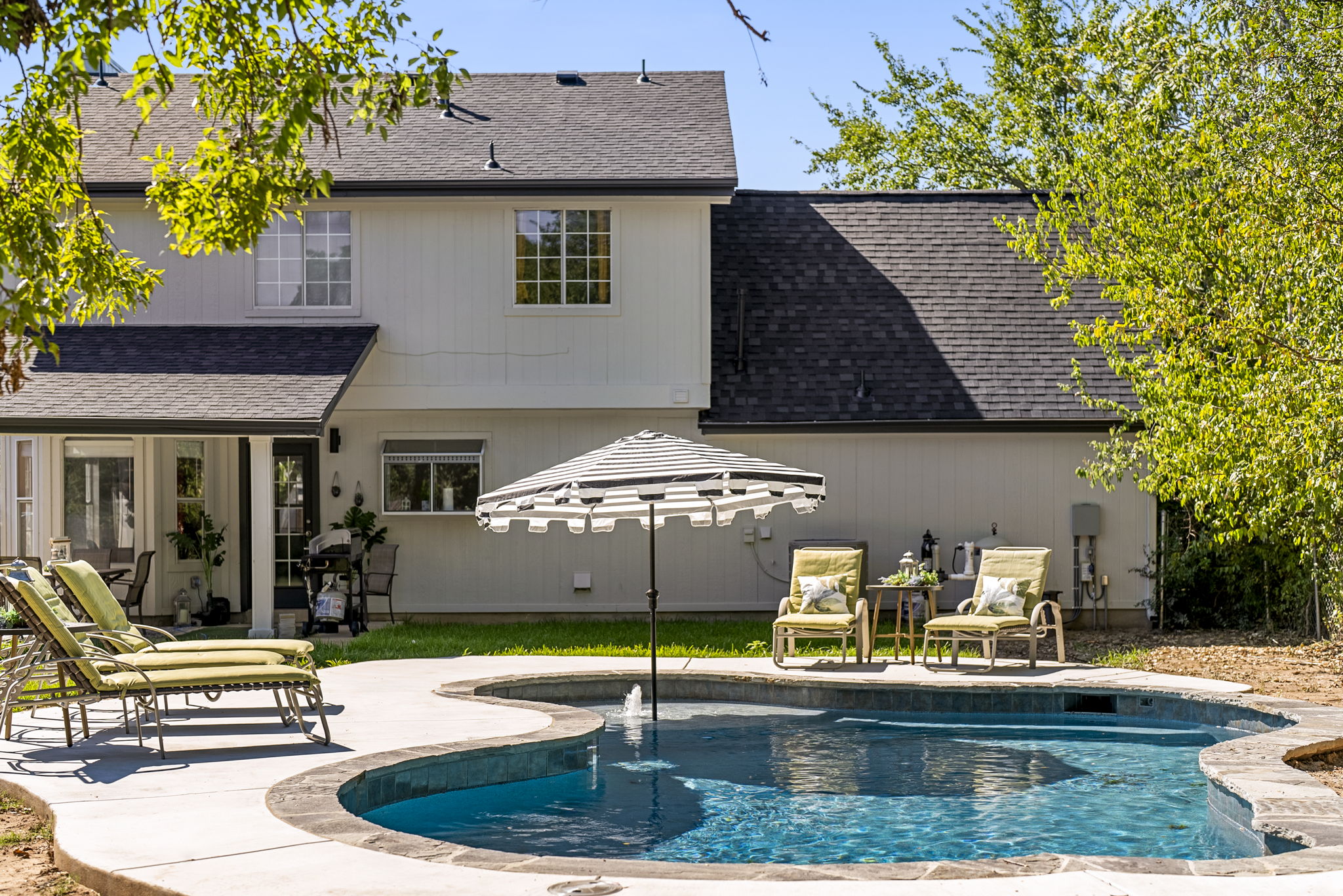 Pool Getaway | Movie Room | Games | Yard BBQ Pets