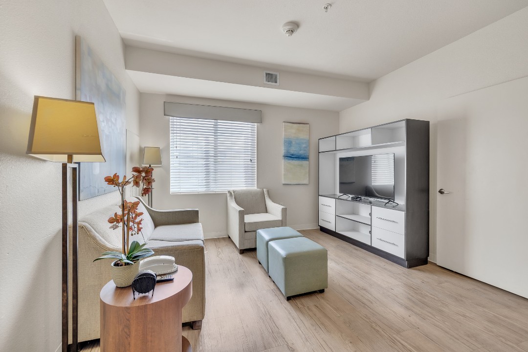 Simplicity At the Rim · Unit 1102  1102 3/2