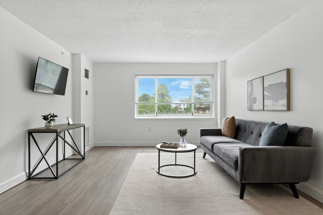 Legacy at Imperial Village · Unit 214 2/2