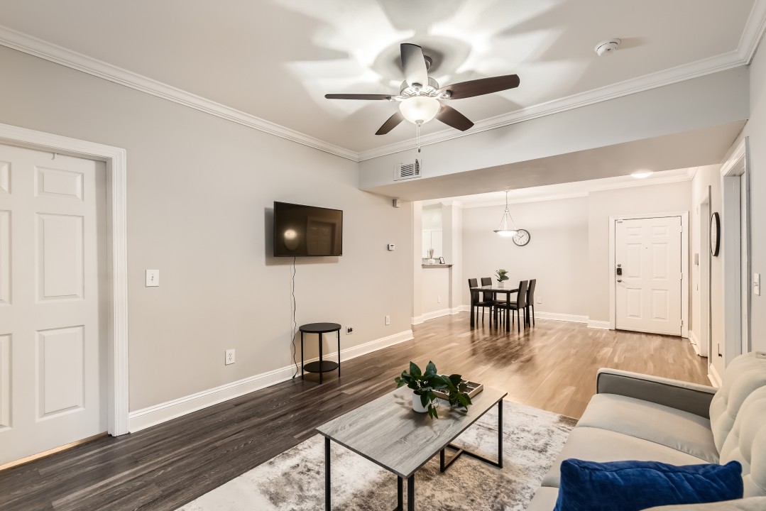 Crest at Midtown · Unit 1125 2/2