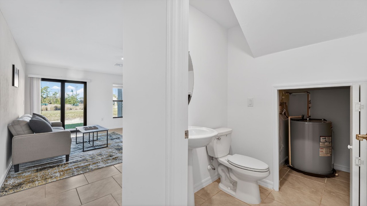 Landings at Westport · Unit 2020