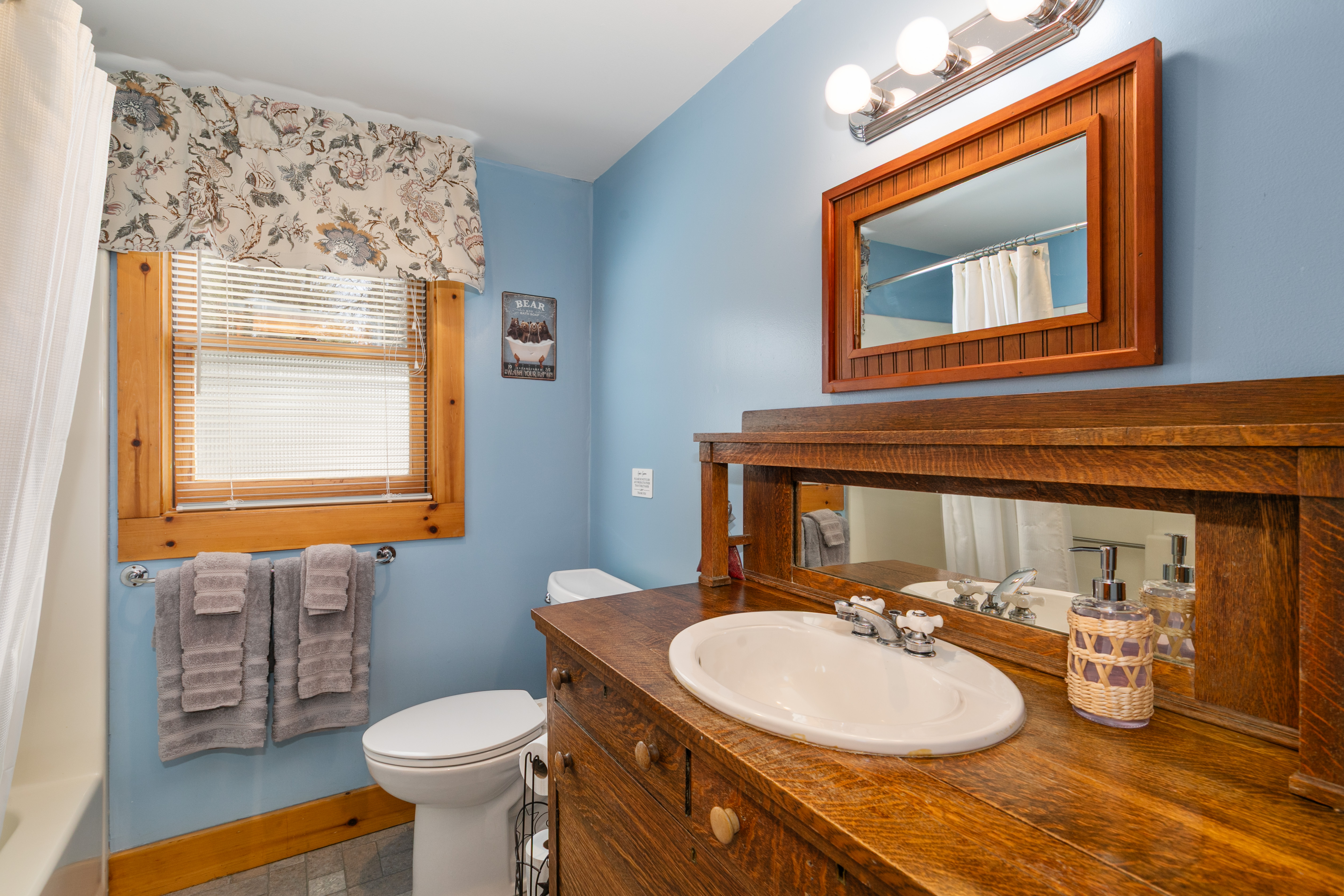 Hermit Lake Retreat - Photo 24 of 40