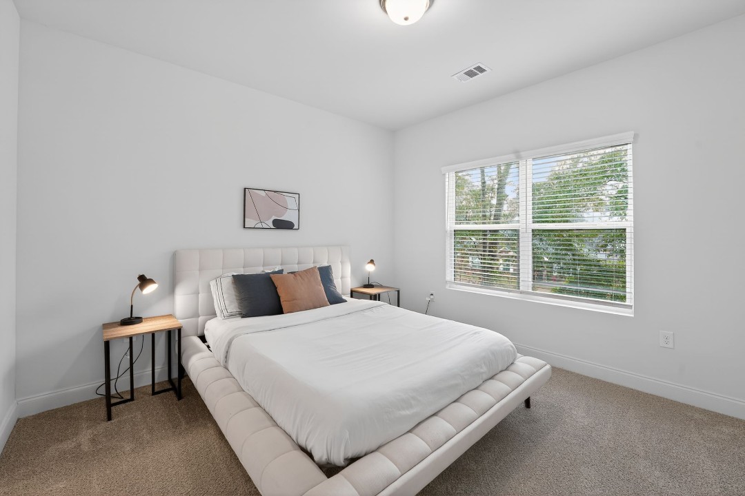 Hickory Grove · Unit 402 2/2