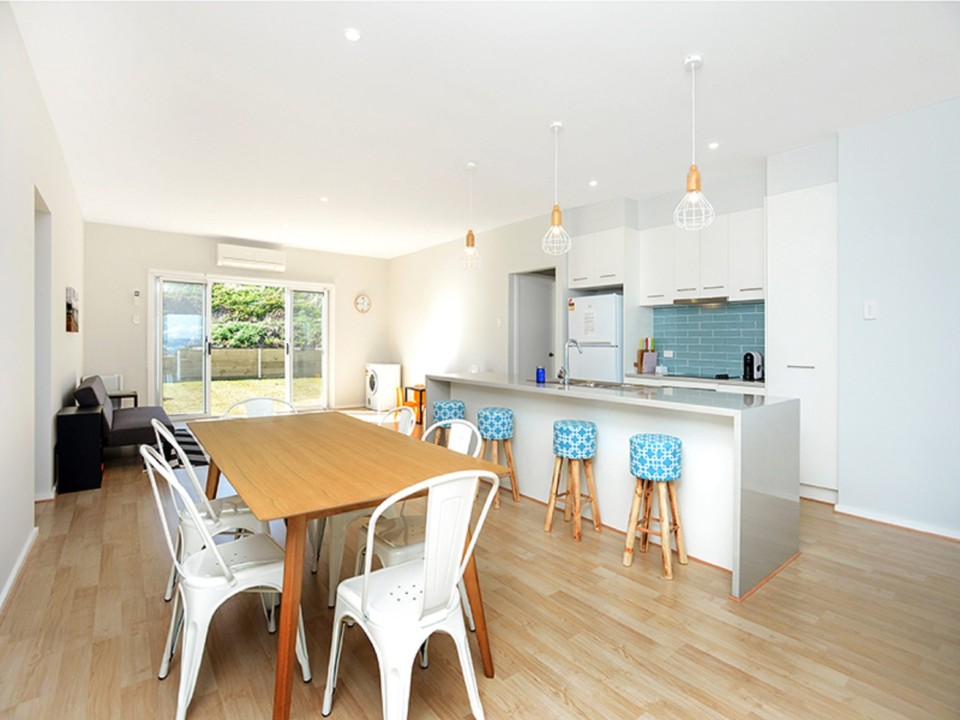  If you're feeling adventurous, walk the scenic track above the cliffs or enjoy the 7-minute barefoot stroll along the shoreline. 