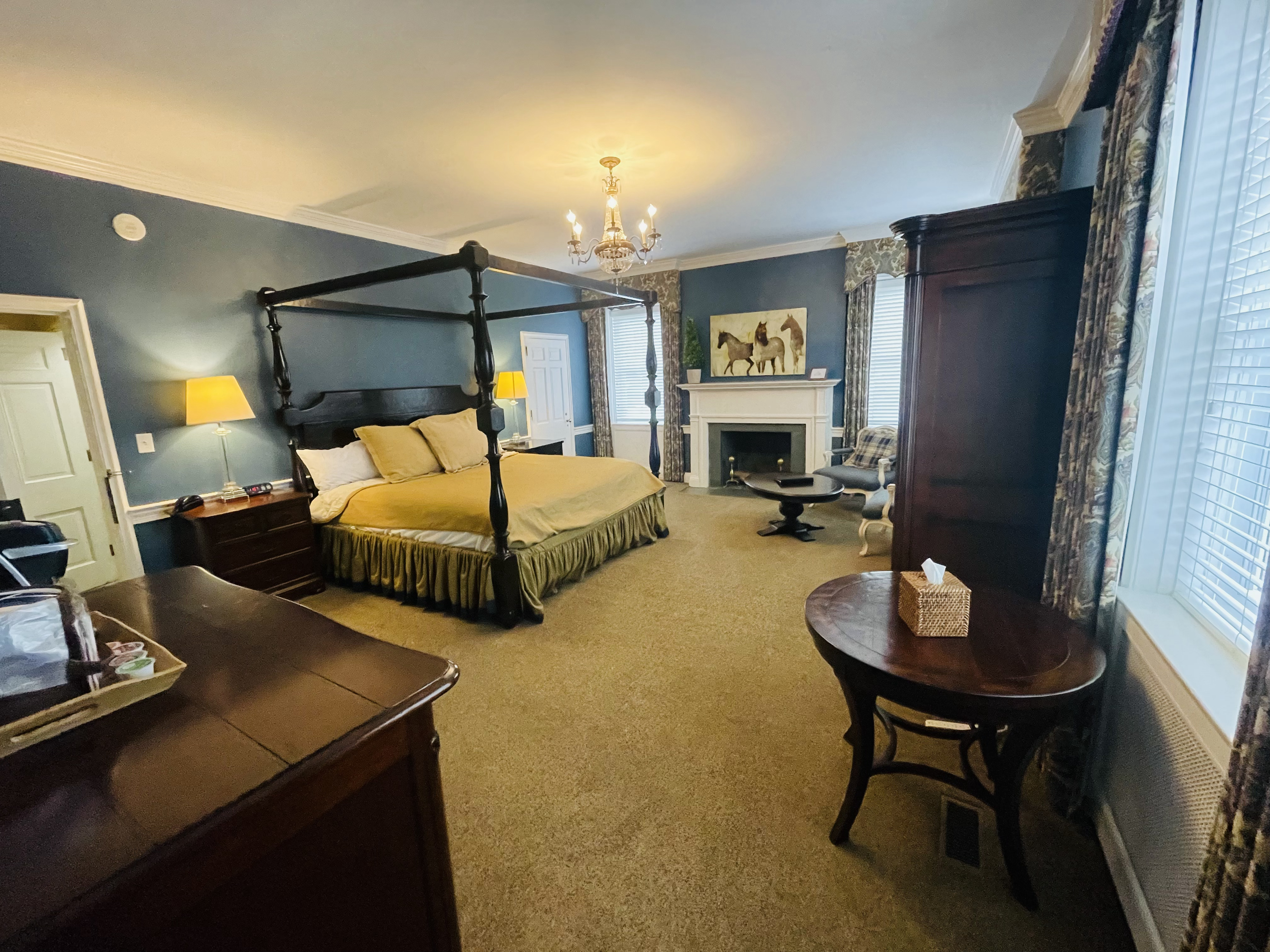 Johnson Room King  - Non- Smoking- No Pet   — Clemons, NC — vacation rental