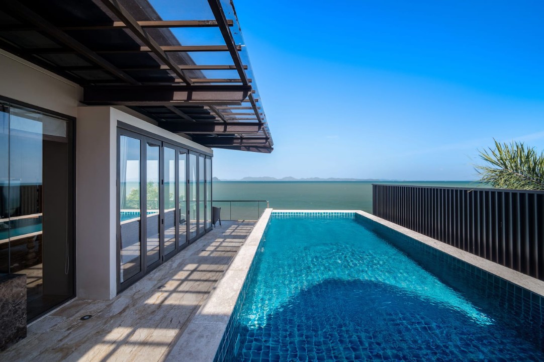Somptuous Beachfront Villa