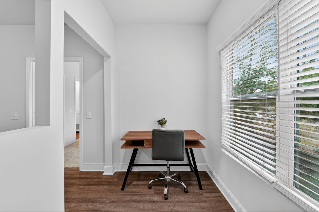 Hickory Grove · Unit 402 2/2
