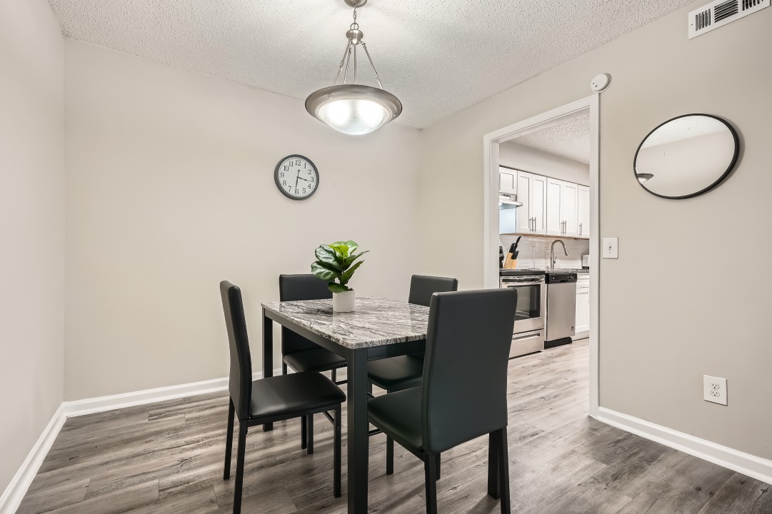 Crest at East Cobb 1820E · Unit 2/2
