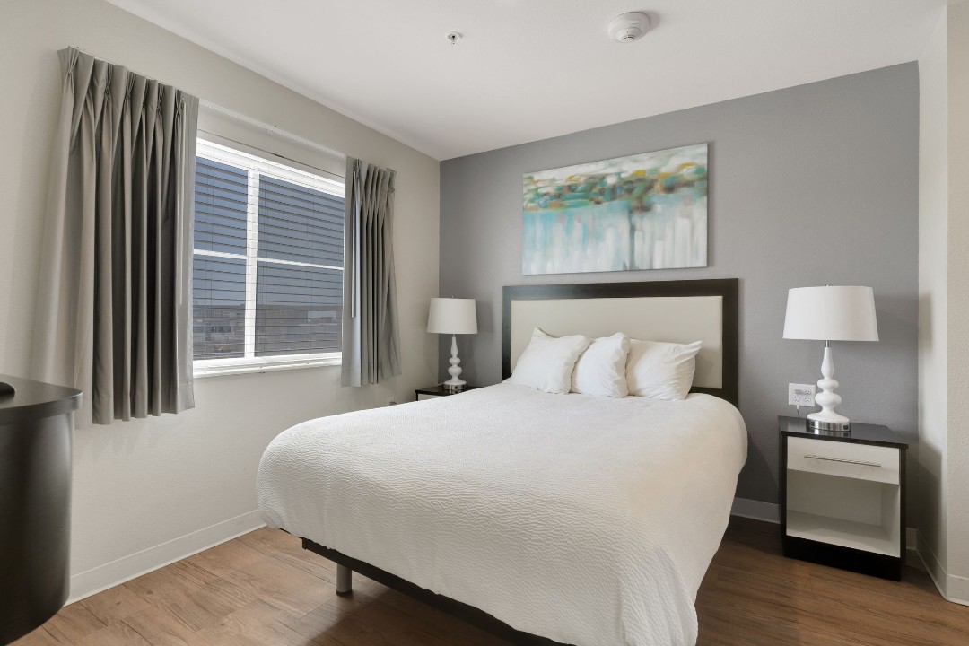 2 Bedrooms · Signature layout