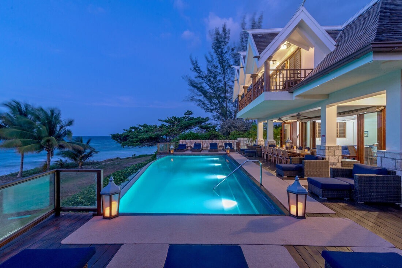 Tallawah 7-BEACHFRONT! FAMILIES WELCOME! STAFFED! INFINITY POOL! SECURITY  — Silver Sands, Duncans, Trelawny — vacation rental