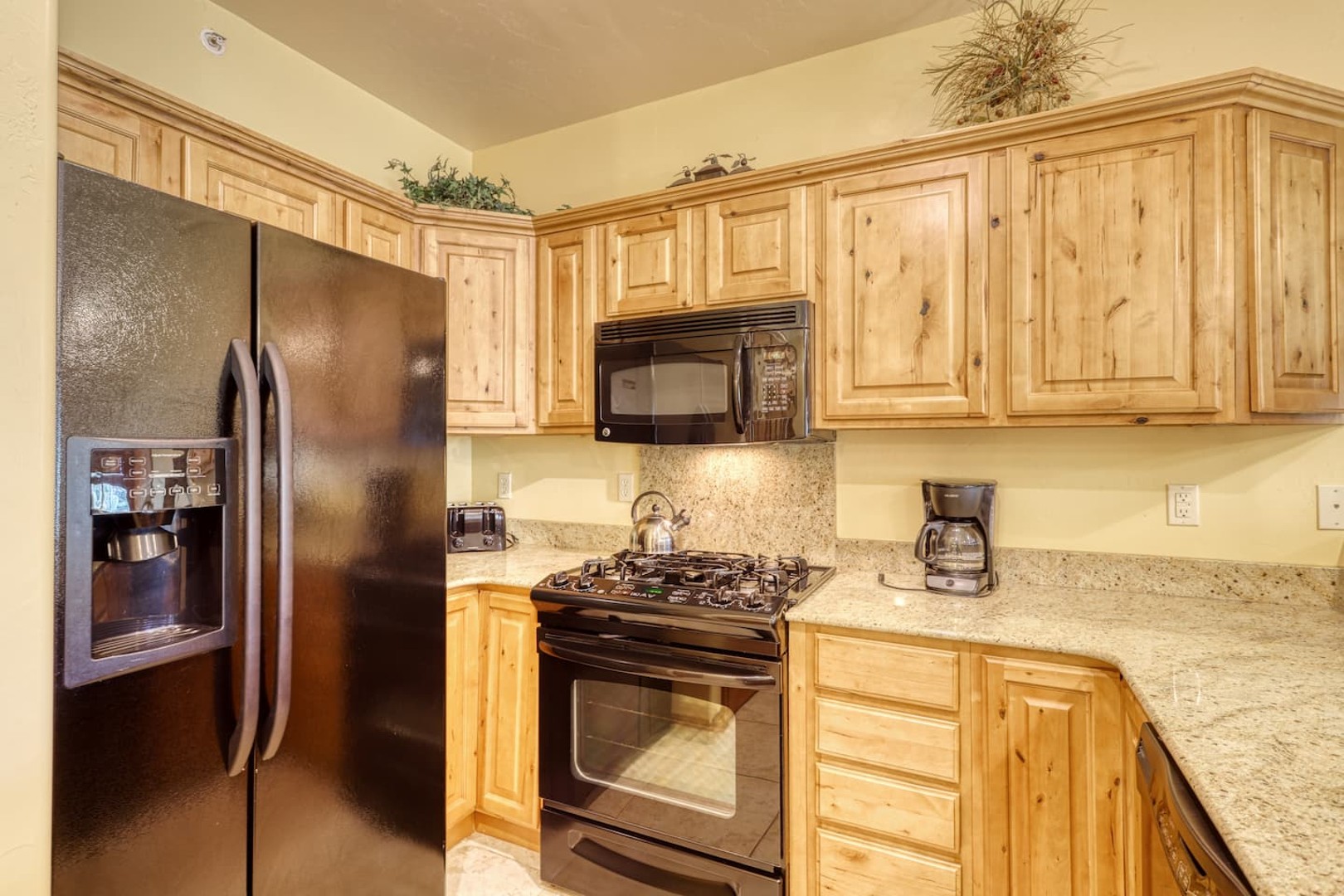 A/C Golf Course- One Bedroom Condo