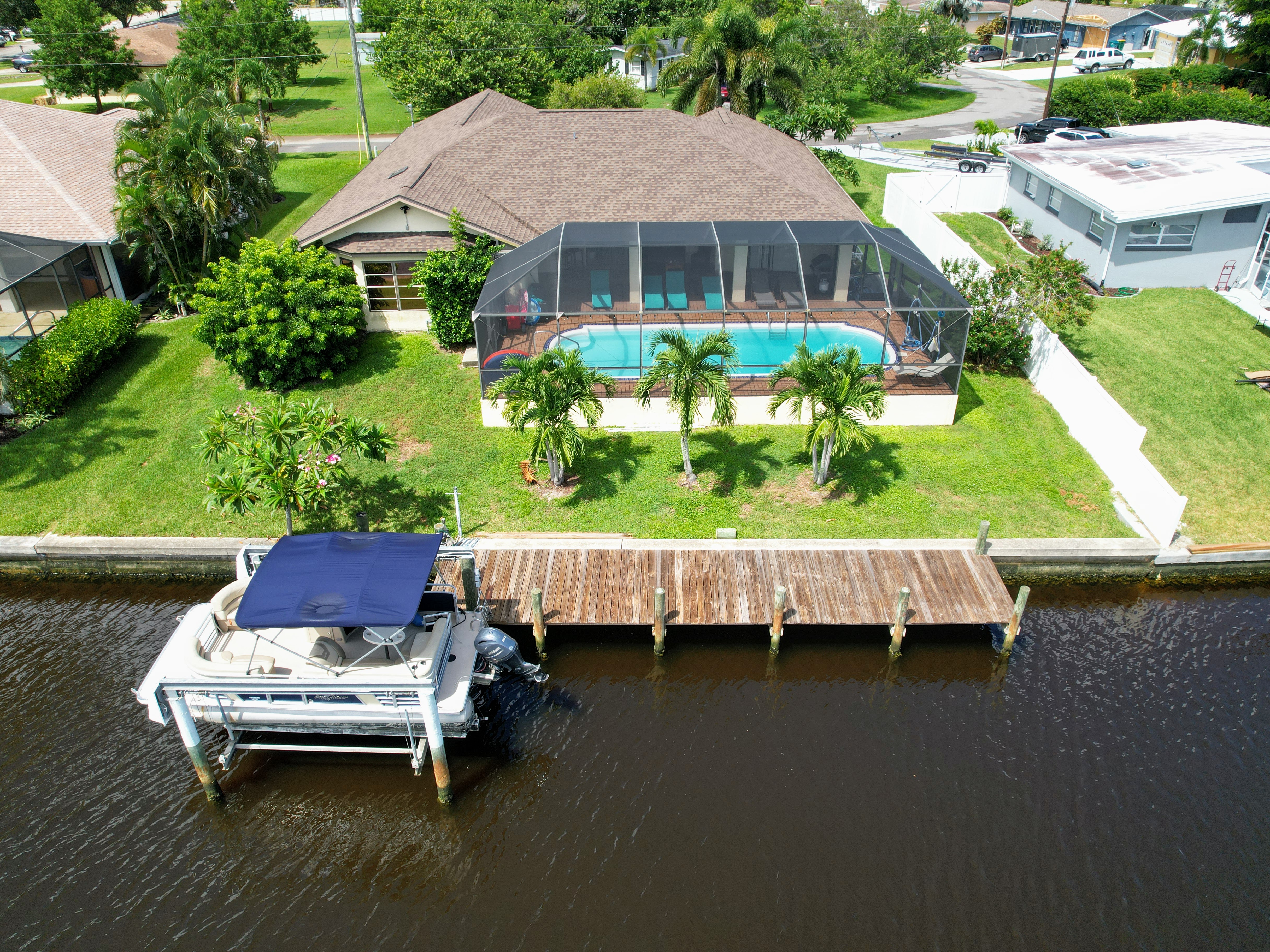 147 Francis | Port Charlotte photo 3