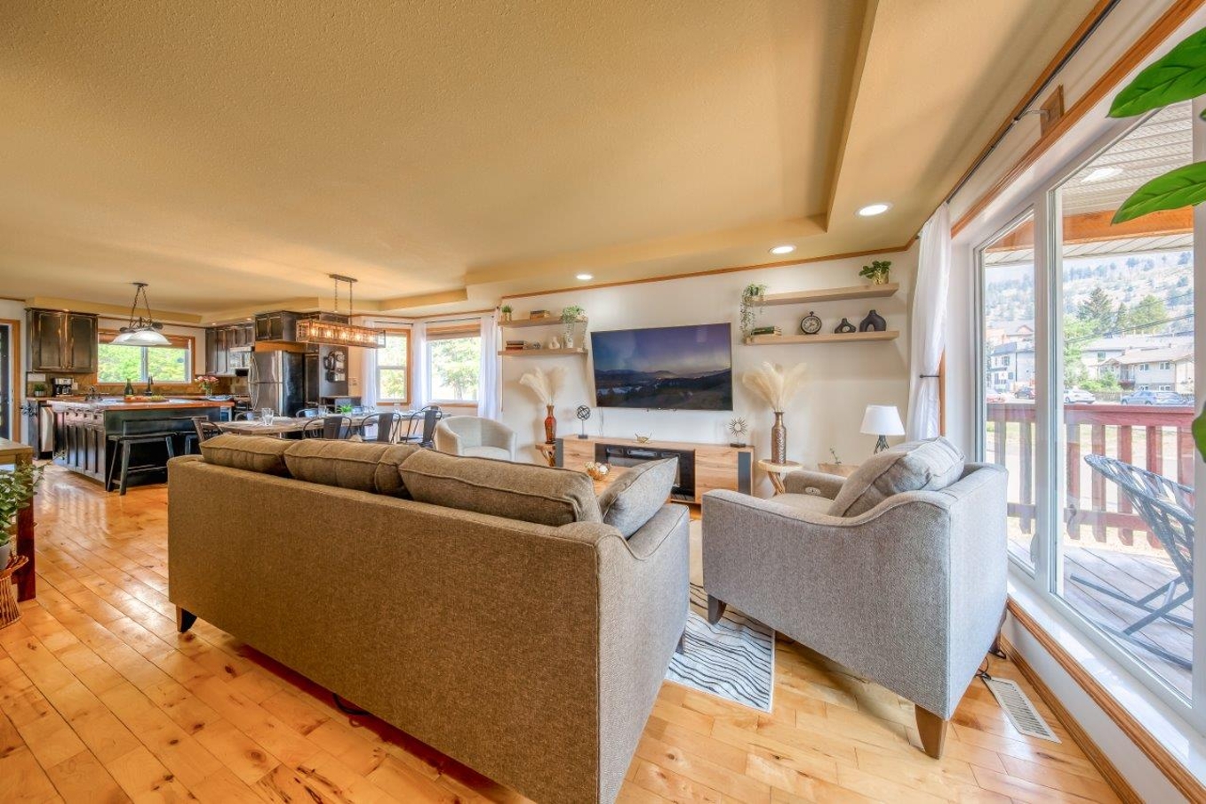 Radium Hot Springs, BC, House for rent from 327.84 USD