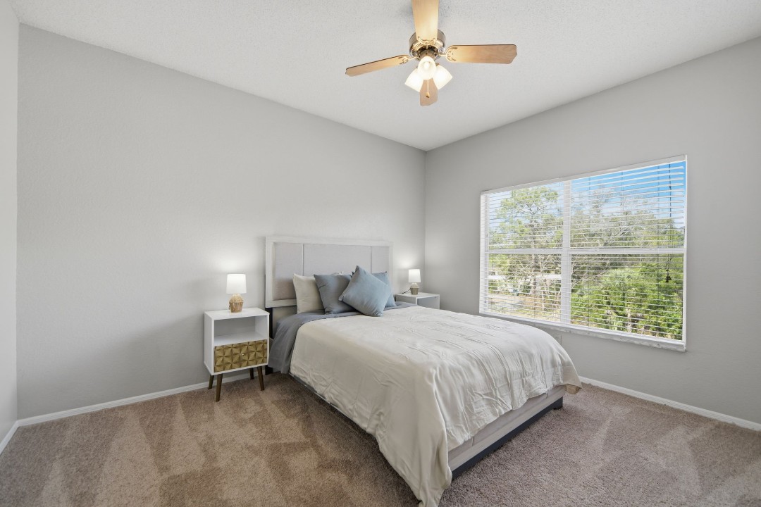 Avenue · Unit at Winter Springs 27-307 2/2