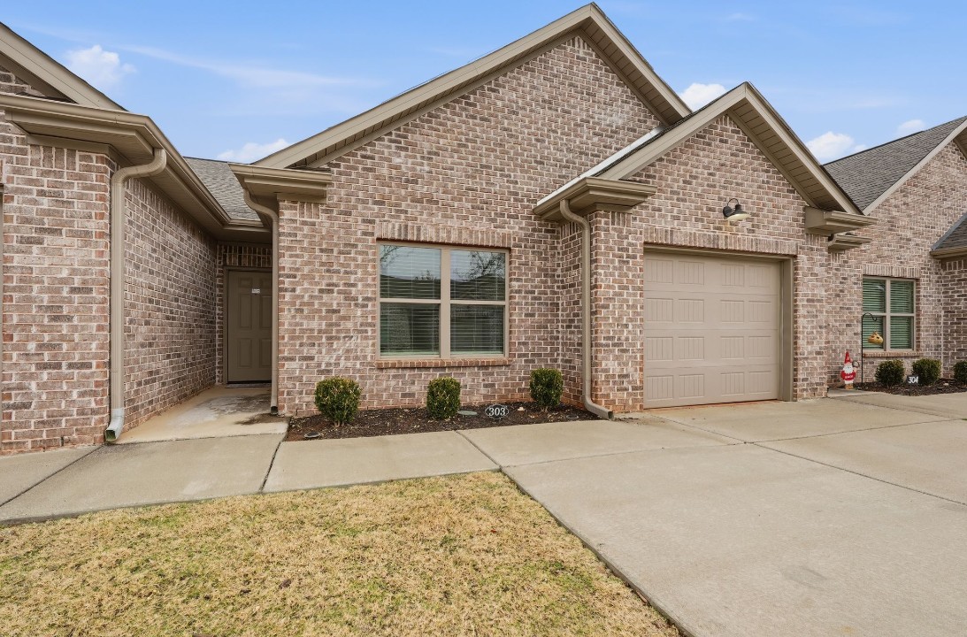 St Andrews Villas · Unit 303 2/2