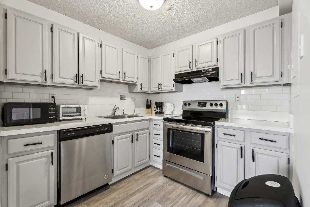 Legacy at Imperial Village · Unit 817 2/2