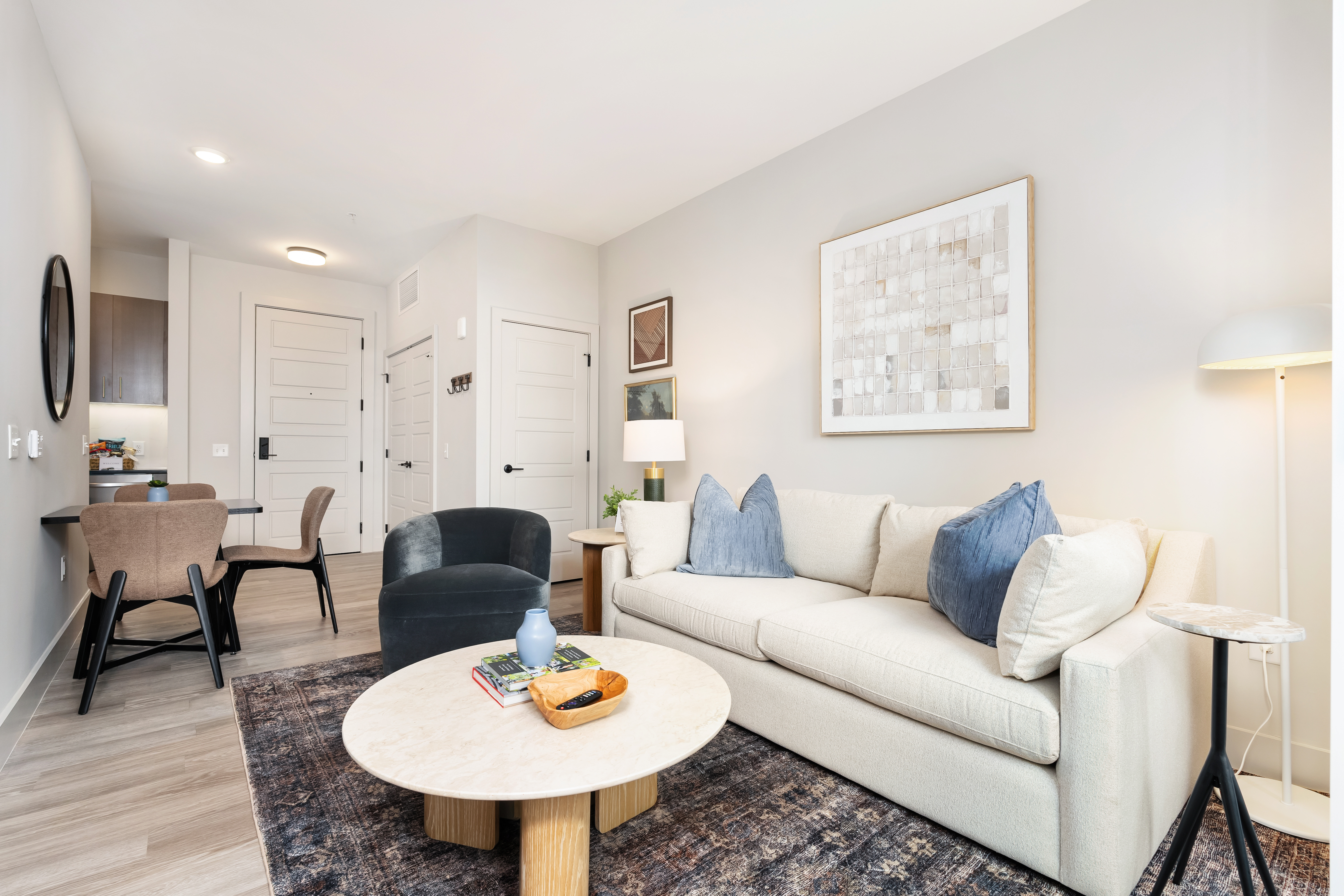 Downtown 9th Floor 1br | Balcony + Garage Parking - Columbus, OH