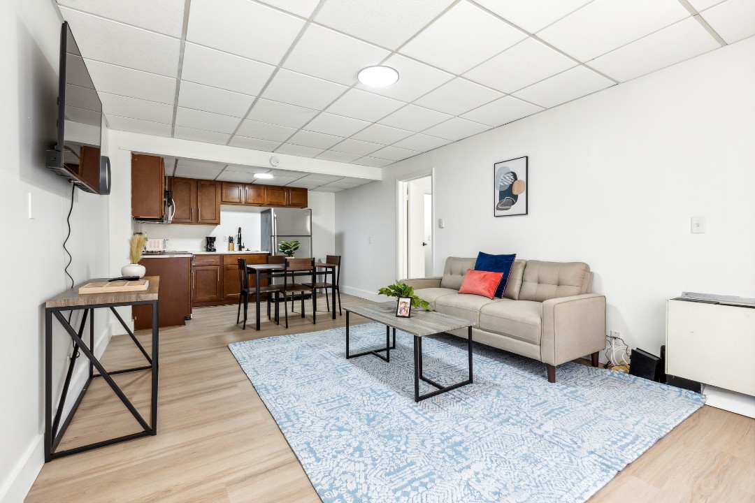 on East, 120 - · Unit 111  1/1