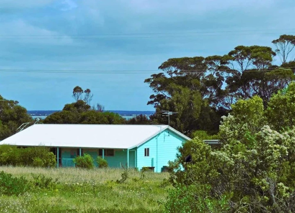 Pet-Friendly Option – Well behaved pets are allowed by prior arrangement for an additional fee of $50; please note the garden is not fenced.