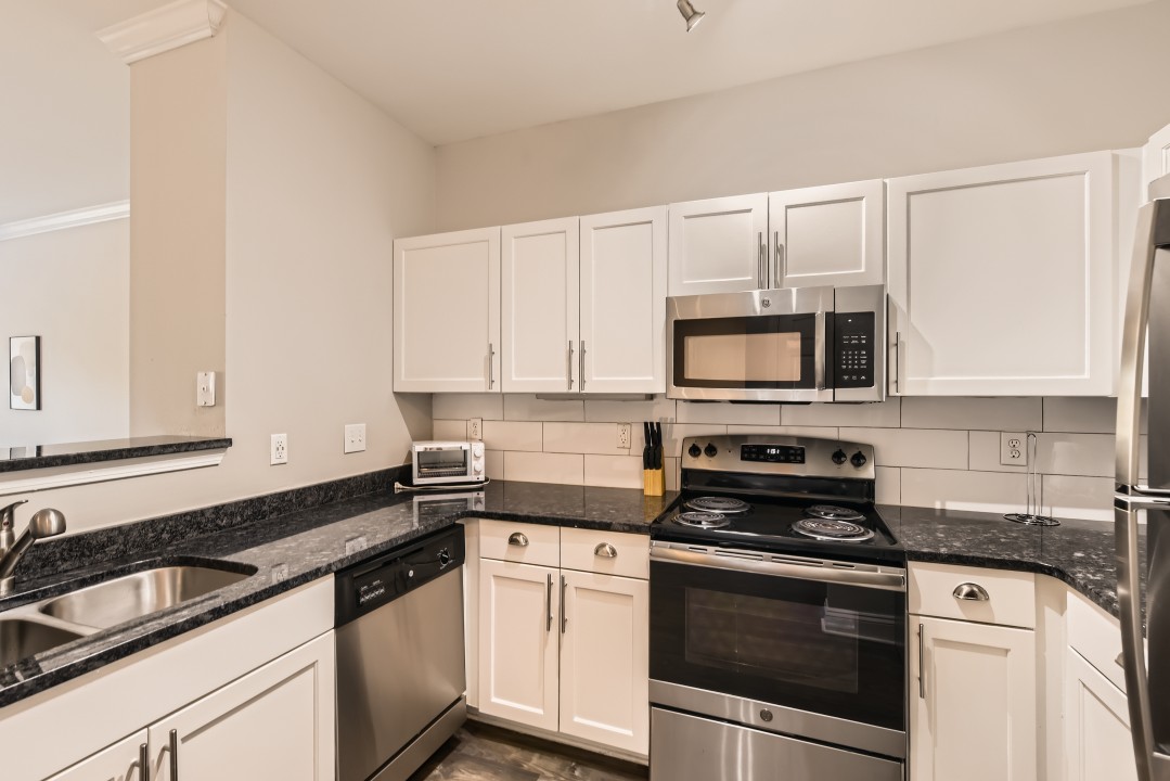 Crest at Midtown · Unit 1413 1/1