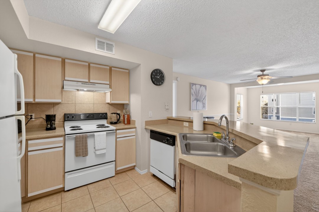 Avenue · Unit at Winter Springs 29-203 2/2