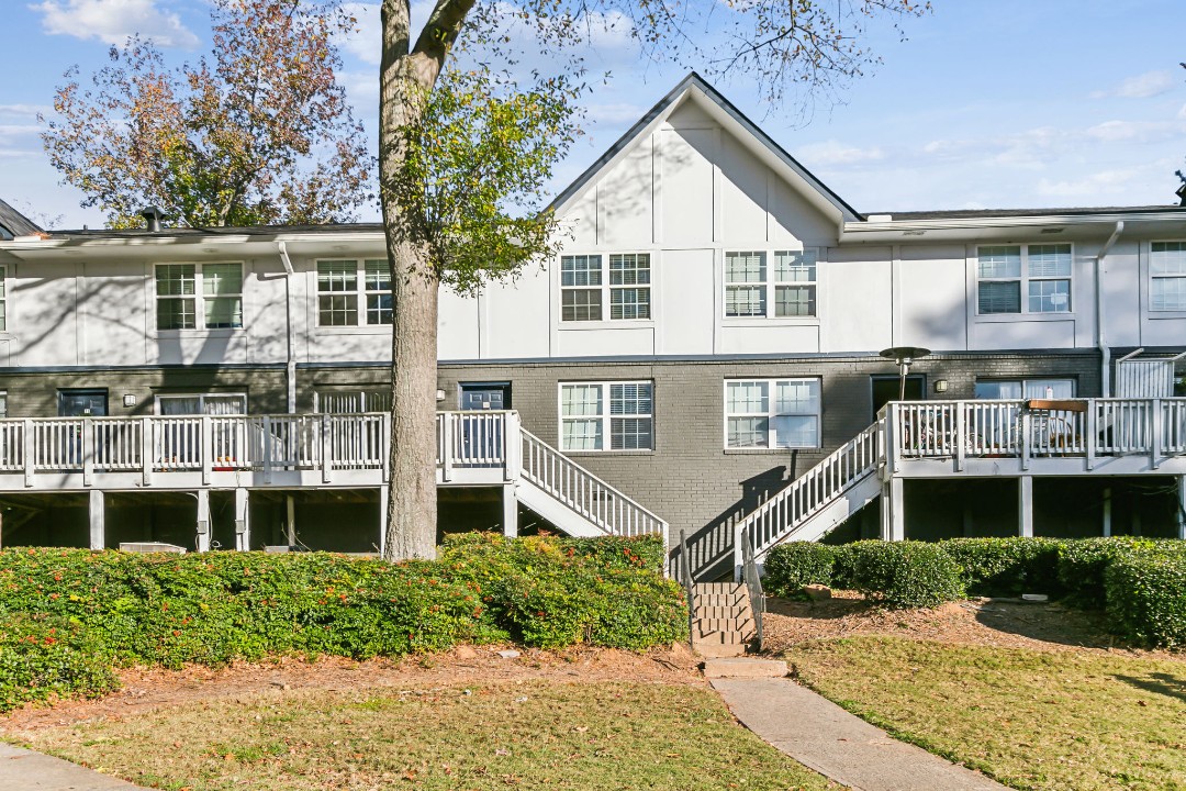Barcelo at East Cobb A10, 2/1.5