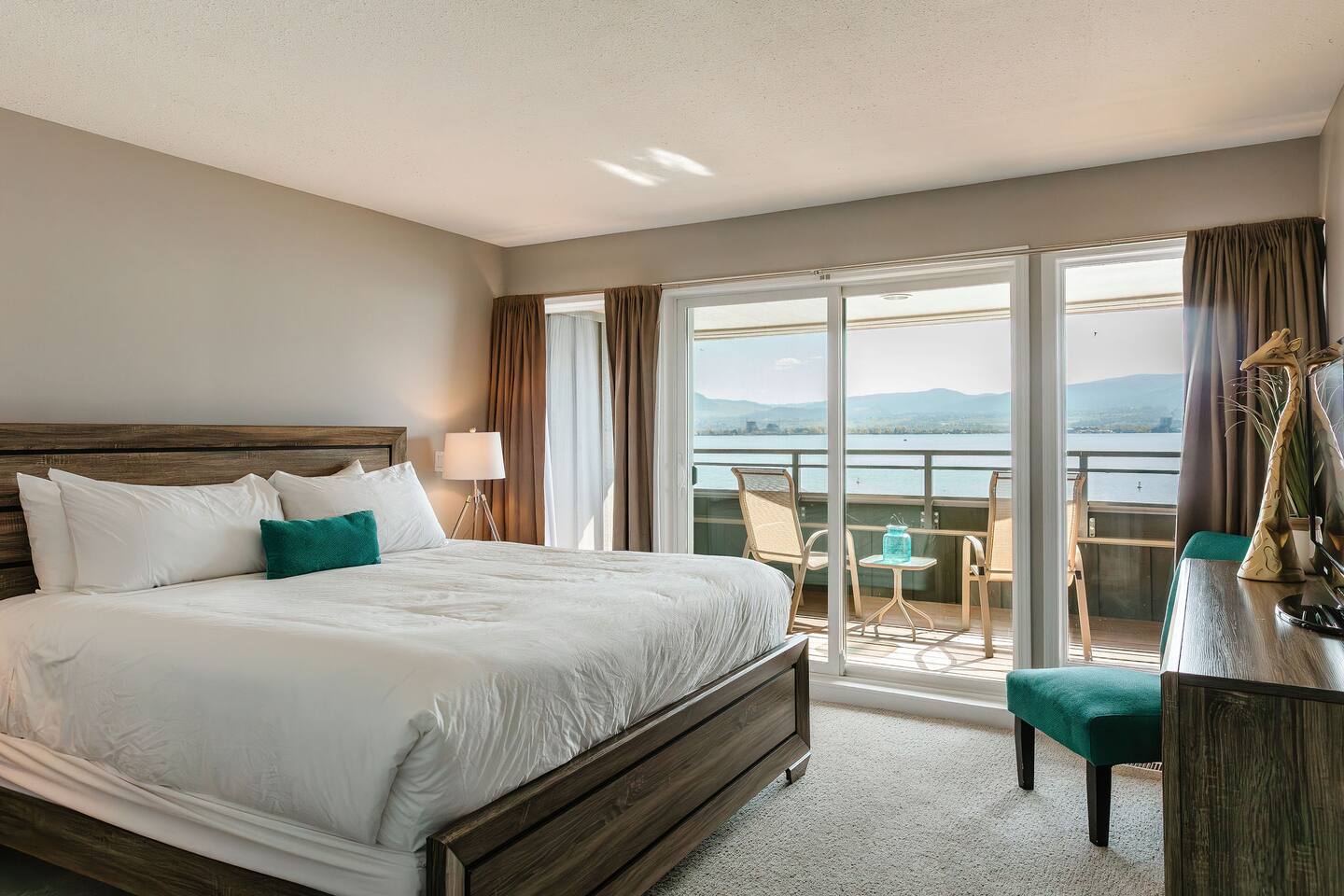 204 -  Chic Home with Scenic Views - CasaLoma — West Kelowna, BC — vacation rental