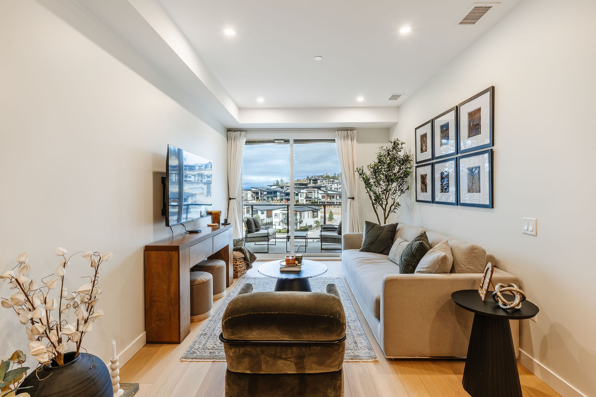 Zara | Haven | Hillside View Retreat & Modern Ease — Lake Country, British Columbia — vacation rental