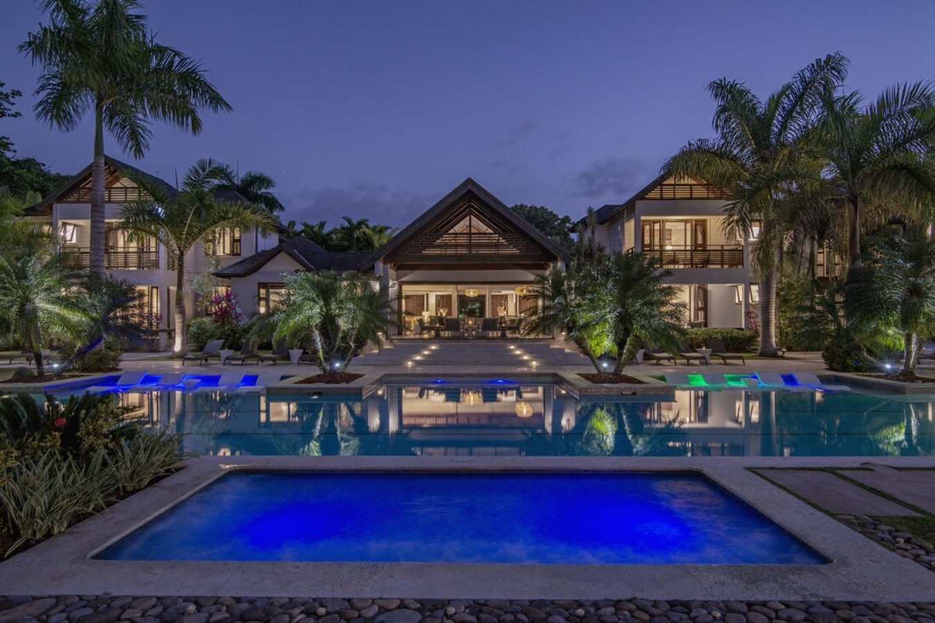 Canoe Cove 7-Ultimate luxury, beachfront, fully staffed, tennis, kayaks,gym — Ocho Rios, St Ann — vacation rental