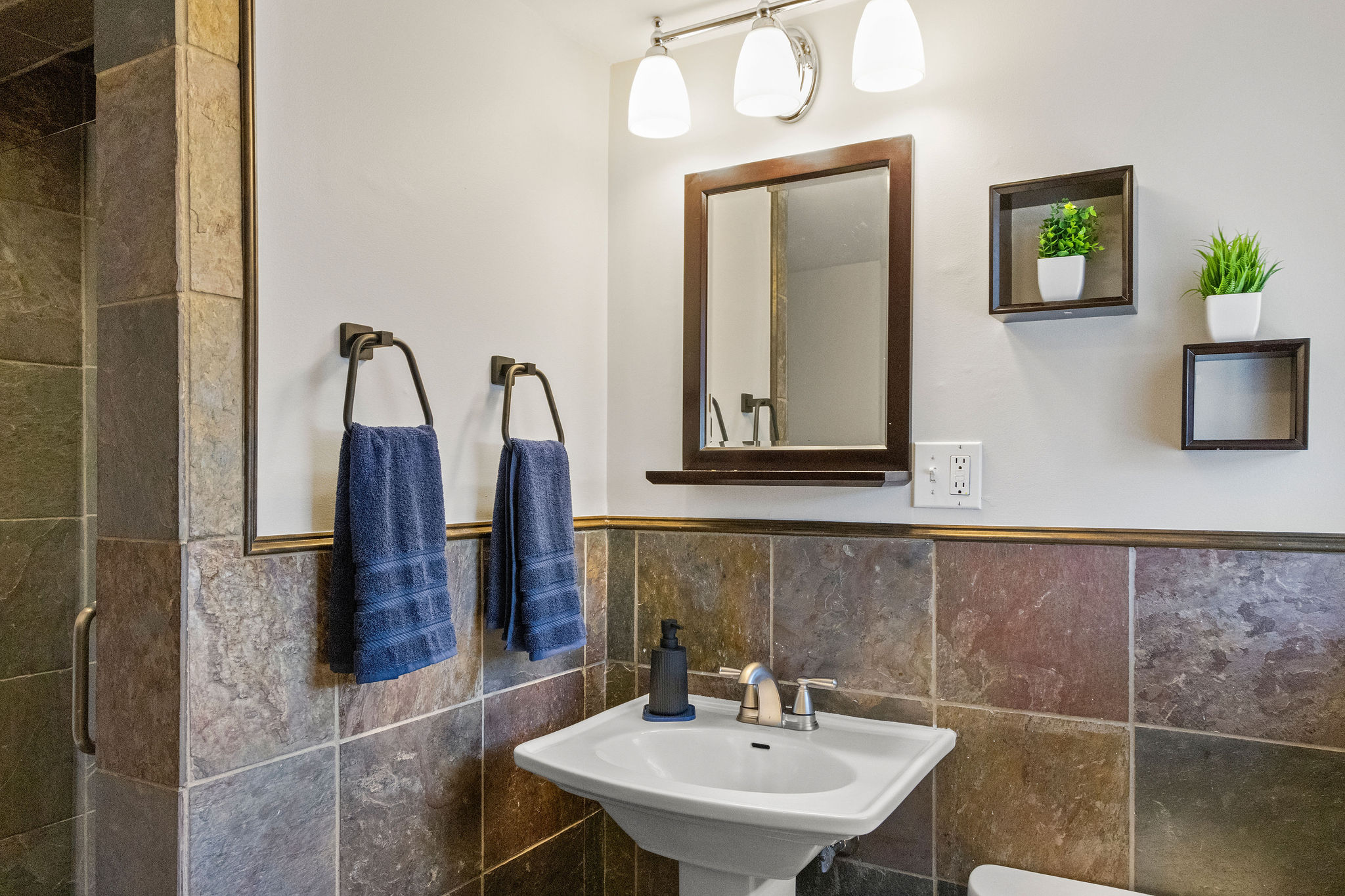 Cape Cod Beach Cottage - Unit B - Photo 24 of 29