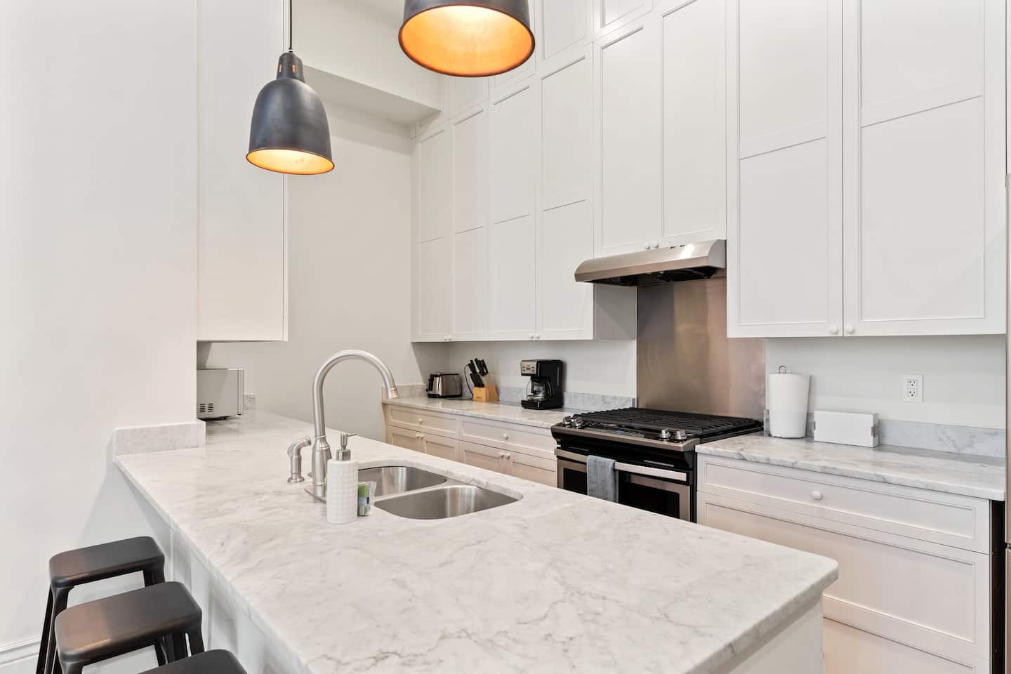 Fully furnished kitchen space