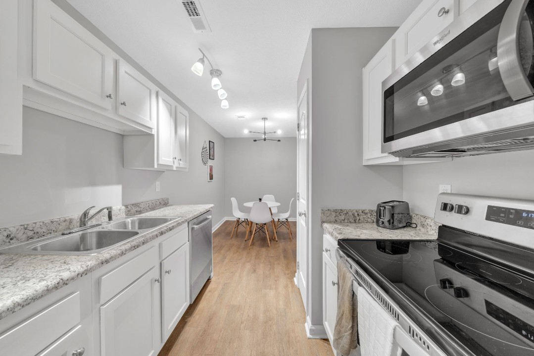 Stonecrest 722, · Unit 2/2