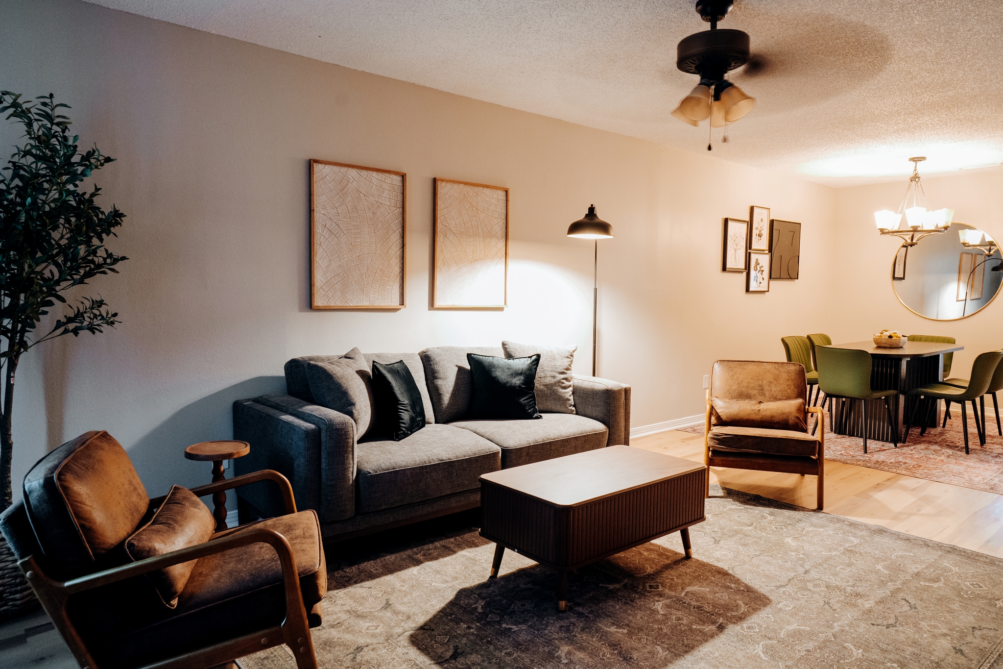 Charming Oasis With Modern Amenities - Stylish Retreat In Mobile - モビール, AL