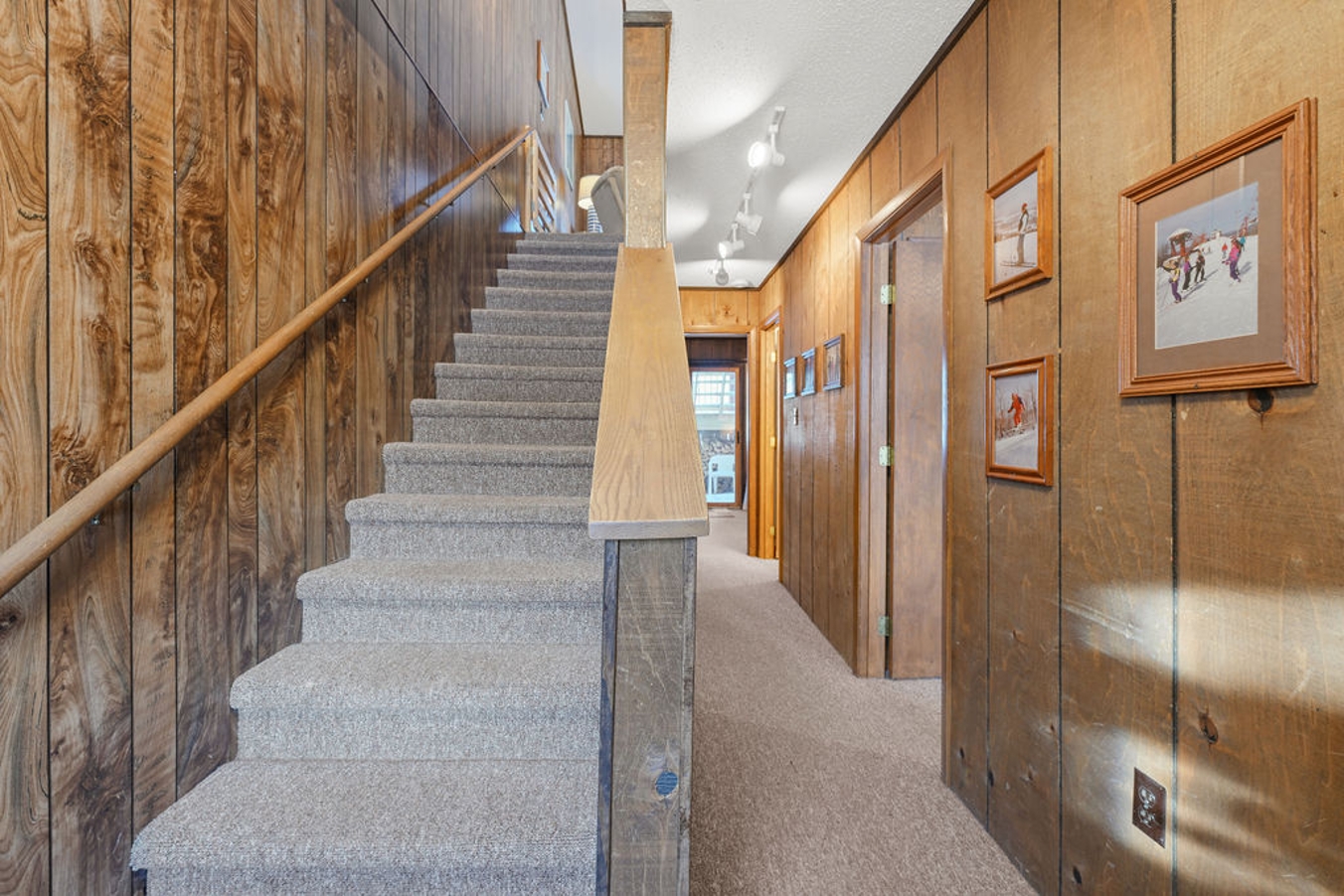 Bessemer, MI, Condominium for rent from 175.00 USD