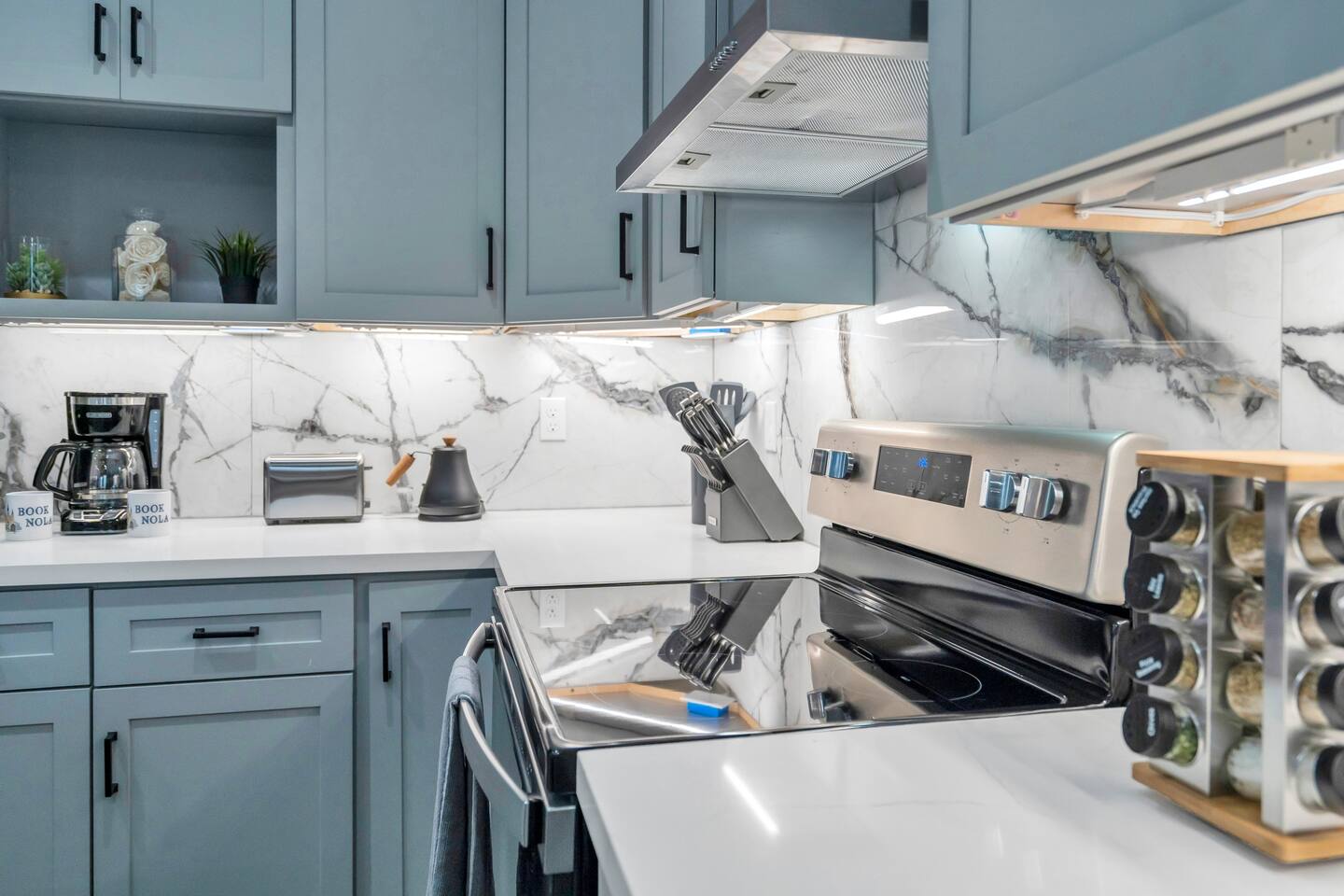 kitchen amenities