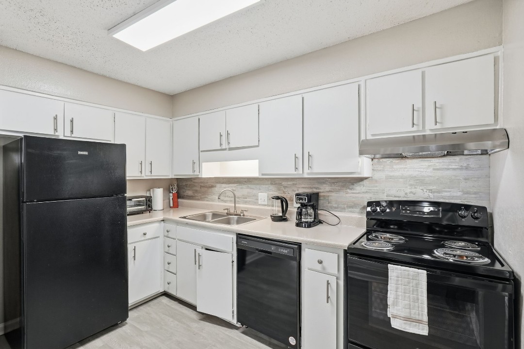 Tucker Square 2/1.5 · Unit 1318G