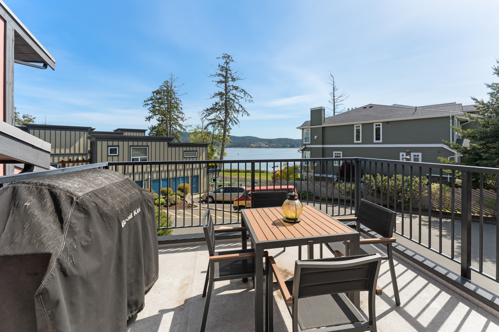 Ocean View, Pet Friendly 2 BDR Townhome, Sooke, BC — Sooke, BC — vacation rental