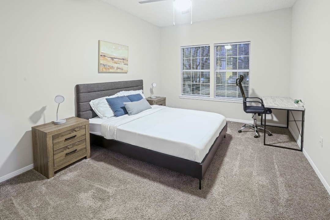 The Avenues of Lakeshore · Unit 811 2/2