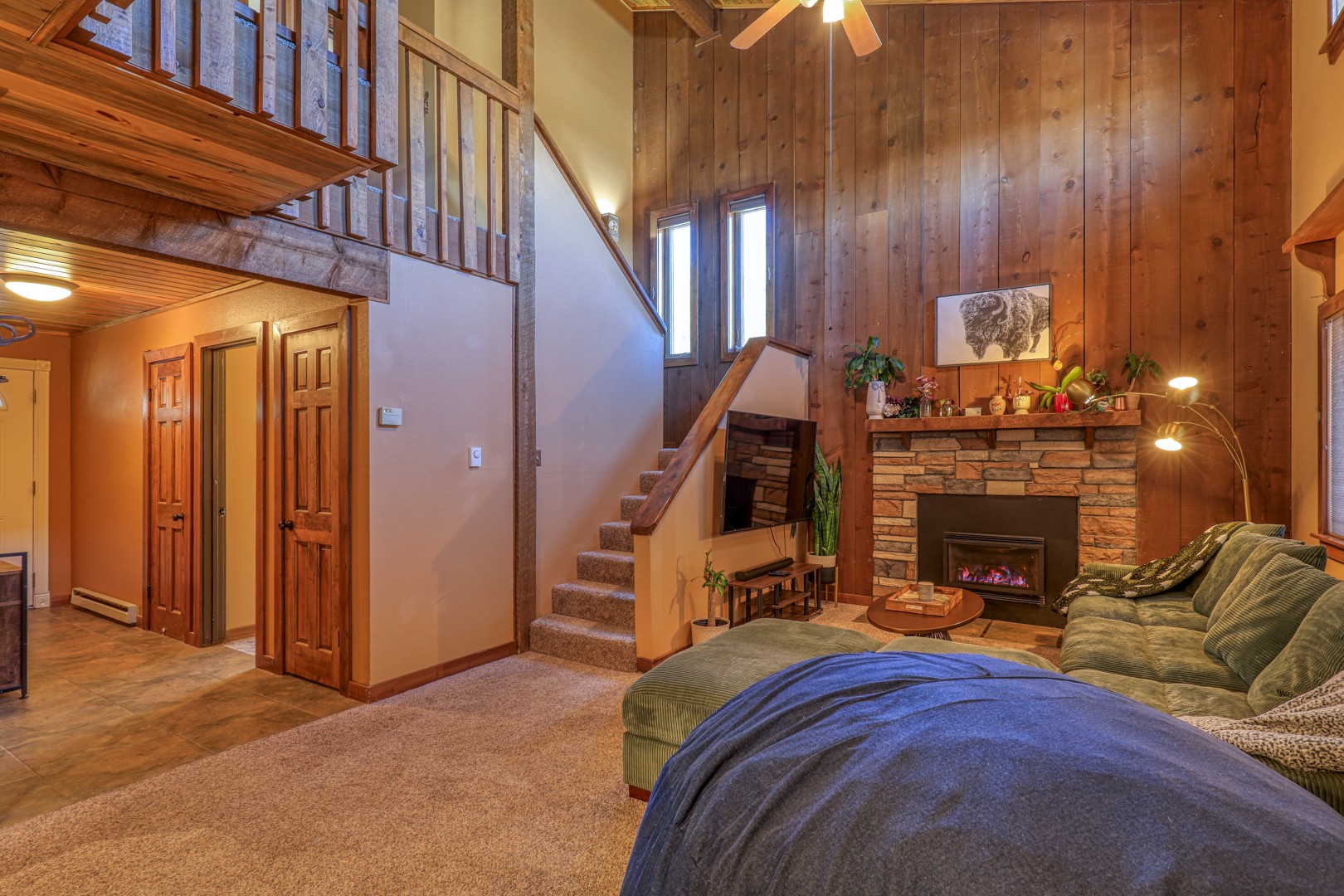 Hot Tub & Pet Friendly Forest Hideaway