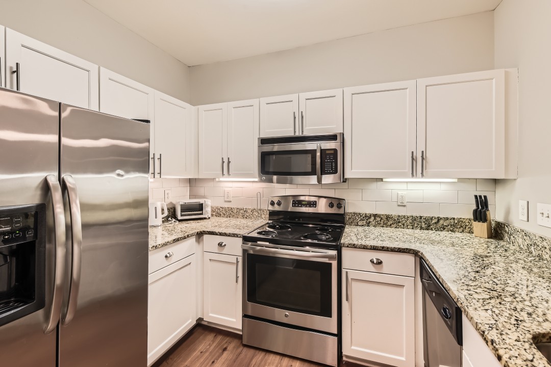 Crest at Midtown · Unit 1525 2/2